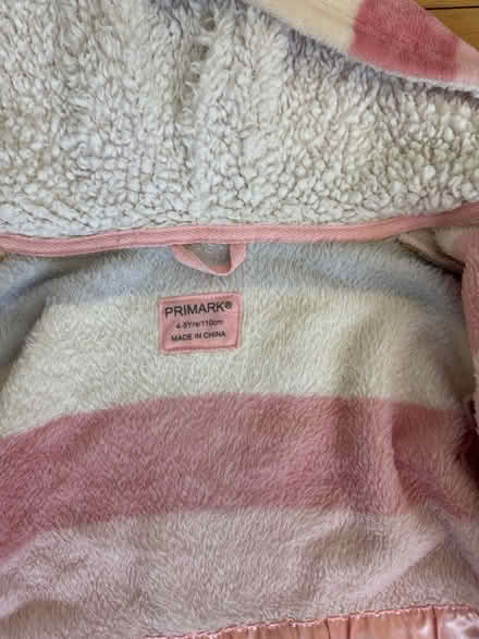 Photo of free Girls Robe. 4-5y (SE4) #3