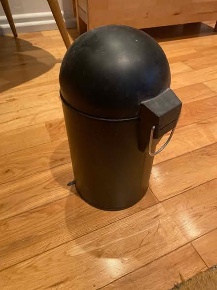 Photo of free Small bathroom pedal bin (East dulwich) #3