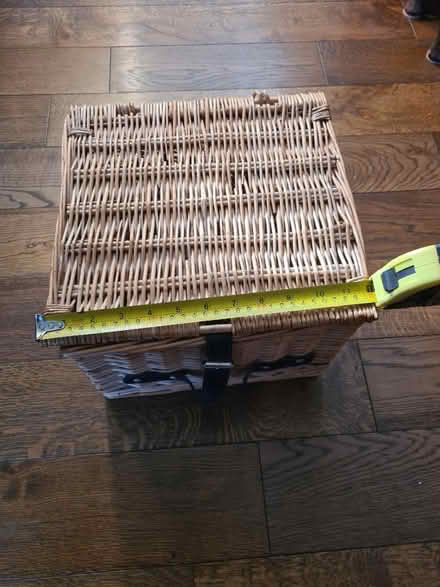 Photo of free Wicker hamper (Canary Wharf E14) #3