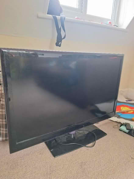 Photo of free Not working TV (Lower Basildon RG8) #1
