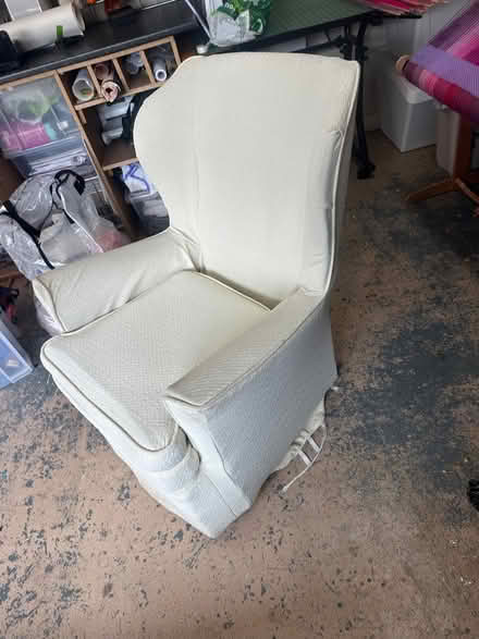 Photo of free Single armchair with covers (Spalding PE11) #2