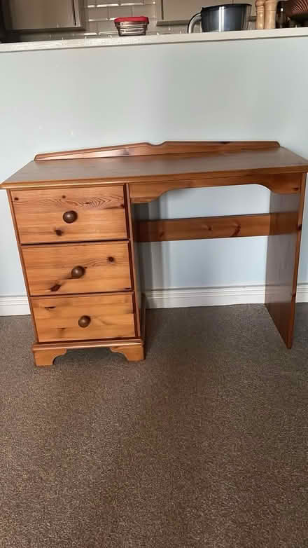 Photo of free Table (Tolwort KT5) #1