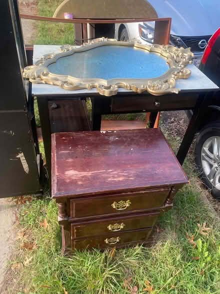 Photo of free Furniture Curb Alert 🚨 (Capitol View NE) #1