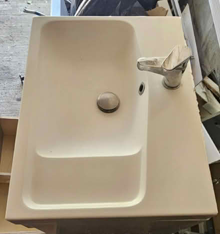 Photo of free Washbasin with vanity unit - without tap. (CT10) #2