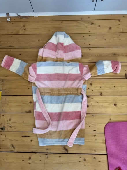 Photo of free Girls Robe. 4-5y (SE4) #2