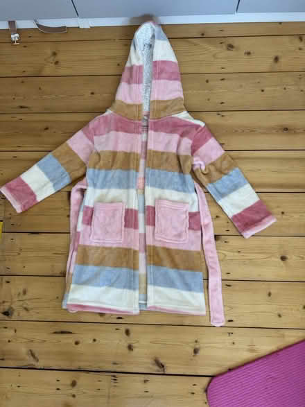 Photo of free Girls Robe. 4-5y (SE4) #1