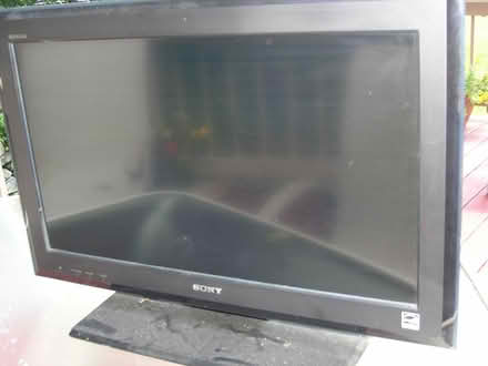 Photo of free Sony HD TV (New Fairfield near Ball Pond) #1