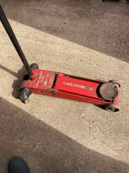 Photo of free SPARES OR REPAIRS Bradbury 1 1/2 ton trolley jack (Anstey LE7) #2