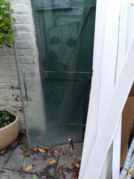 Photo of free Old shower door (Aigburth L17) #1