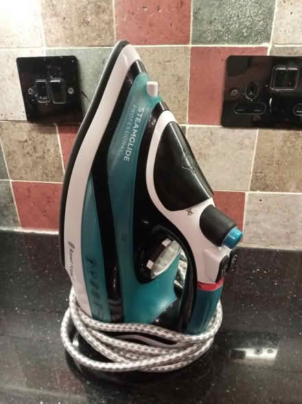 Photo of free Russell Hobbs Steamglide Iron (Hindley) #1