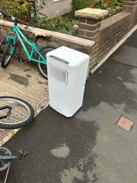 Photo of free Air con unit for scrap (HX2) #1