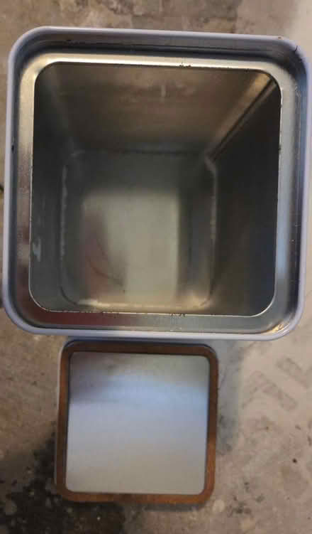 Photo of free 6 empty tins (Elmvale acres, Lynda lane park) #2