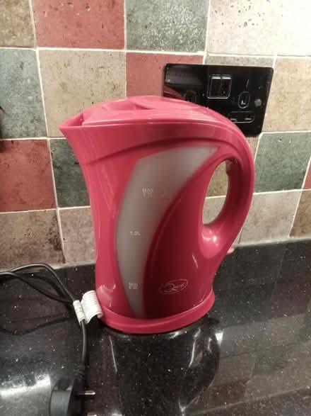 Photo of free 1.7ltr Red kettle (Hindley) #1