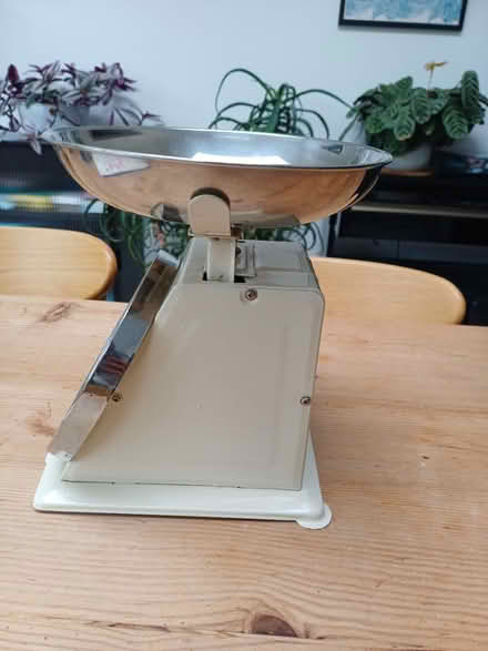 Photo of free Kitchen scales (Horley, Surrey) #3