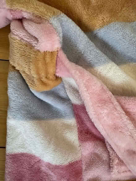 Photo of free Girls Robe. 4-5y (SE4) #4