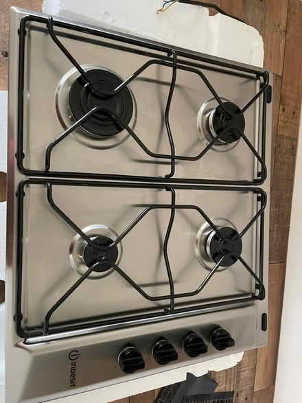 Photo of free Indesit Gas hob and cooker hood (Langford SG18) #2