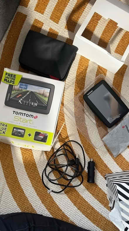 Photo of free tomtom smart20 sat nav (HA1 Harrow) #1
