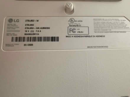 Photo of free 28” LG monitor (Upper West Side) #2