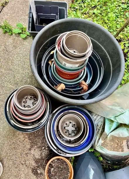 Photo of free Plastic pots (Rickmansworth WD3) #1