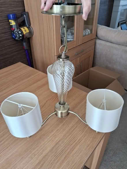 Photo of free ceiling light 3 arms. (Waterthorpe S20) #2