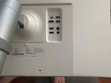 Photo of free 28” LG monitor (Upper West Side) #3