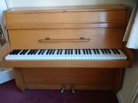 Photo of free Piano (GL560JZ) #2