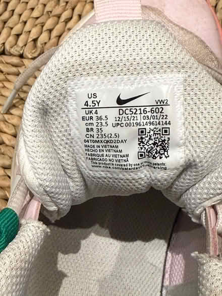 Photo of free Girls basketball shoes size UK4 (Chelsea Green SW3) #4