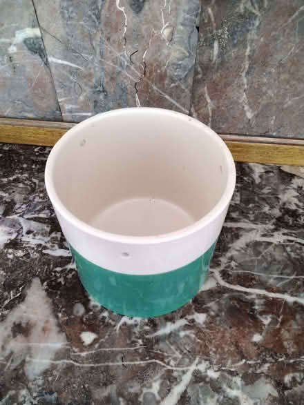Photo of free Small ceramic plant pot (Allerton L18) #1