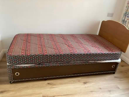 Photo of free Single bed with headboard. (Kennington OX1) #2