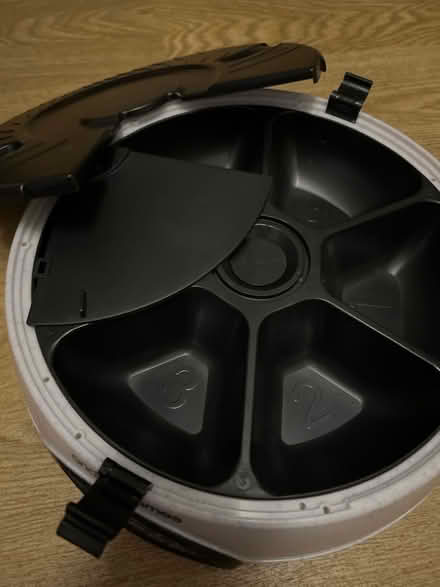 Photo of free Automatic pet feeder (Hanover BN2) #4