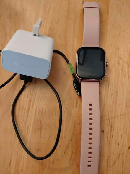Photo of free Smart watch and charger (Reading RG6) #1