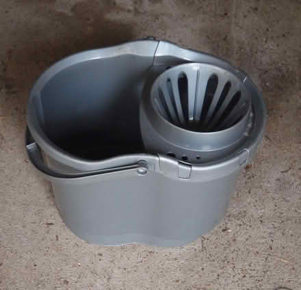 Photo of free mop bucket (Oakwood LS8) #1