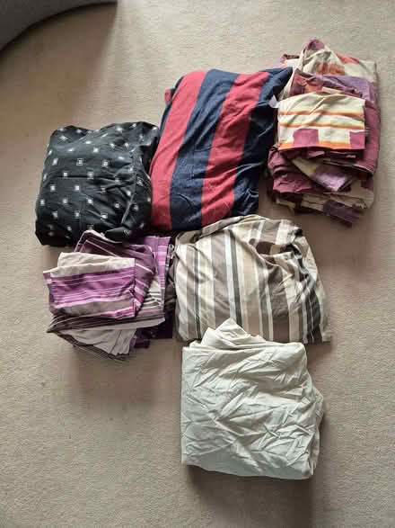 Photo of free Six sets of kingsize duvet covers and pilliwcases (Great Missenden HP16) #2