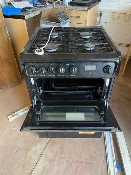 Photo of free Hotpoint gas stove/oven (New Cross SE14) #1