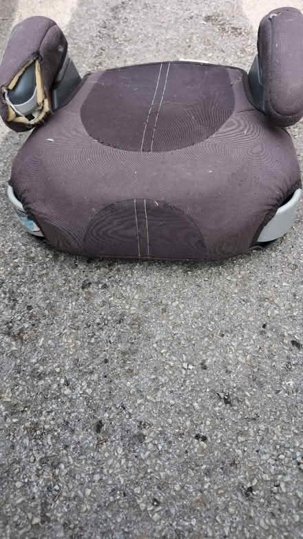 Photo of free Used car seat base (Kenilworth CV8) #1