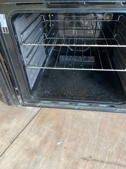 Photo of free Hotpoint gas stove/oven (New Cross SE14) #3