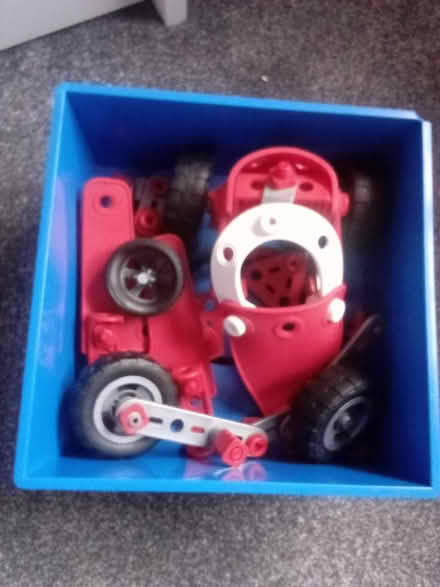 Photo of free Plastic Meccano set (RG30) #1