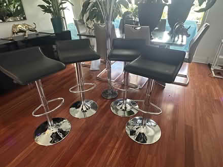 Photo of free 4 bar stools in great condition (Suntree Melbourne) #1