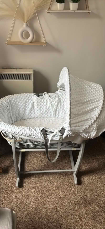 Photo of free Moses basket (Bradford BD14) #2