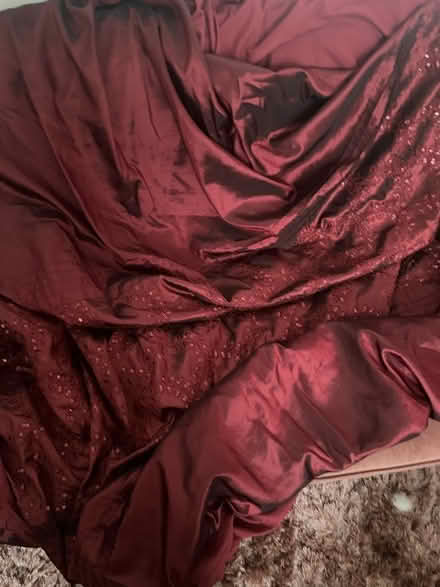 Photo of free Burgundy king sized duvet set (Stretford M32) #1