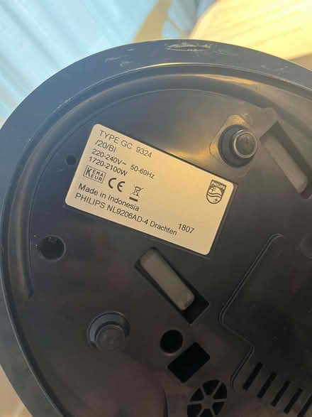 Photo of free Leaking Philips Steam Iron (Balham SW12) #4