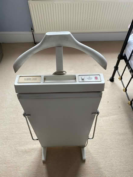 Photo of free Trousers press (Sevenoaks station) #1