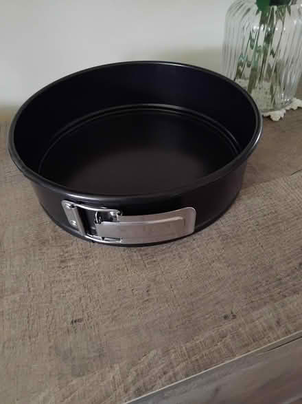 Photo of free cake tin (SK11) #1