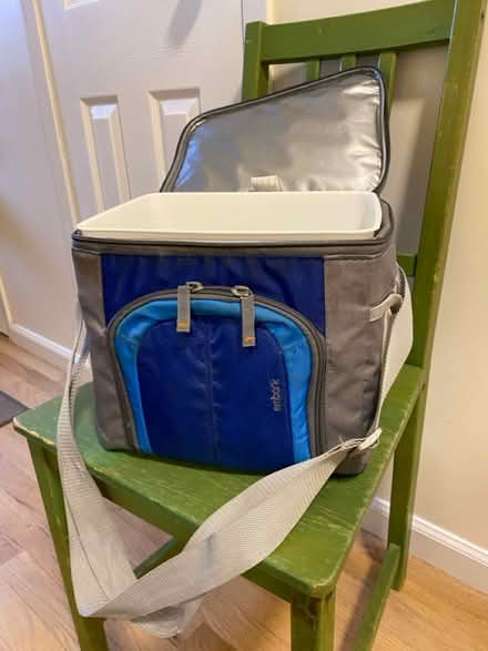 Photo of free Pick Nic cooler/ice chest portable (Elmhurst , Queens) #3