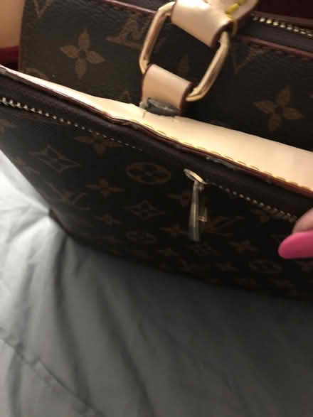 Photo of free Louis Vuitton large bag (Spencers wood RG7) #4