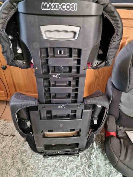 Photo of free A pair of Britax car seats (Cambridge CB24 Impington) #3