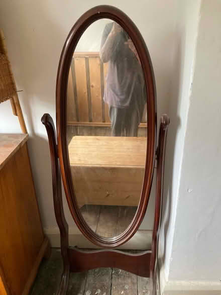 Photo of free Oval mirror on stand (Cricket Road OX4) #1