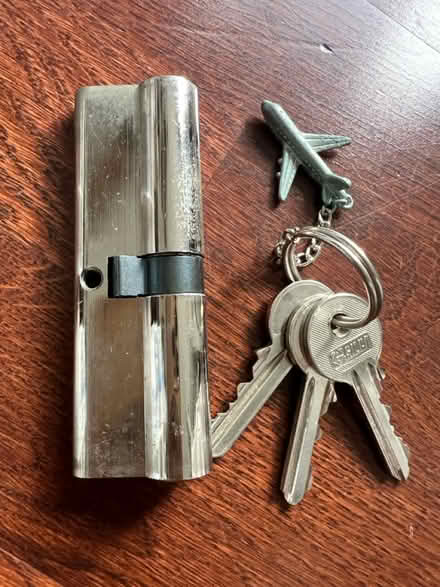 Photo of free Lock with keys (Twickenham TW2) #1