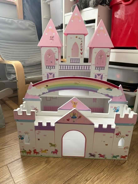Photo of free Princess Doll’s House (NW6) #1