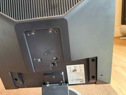 Photo of free Samsung pc monitor (Collier row romford. RM5) #3